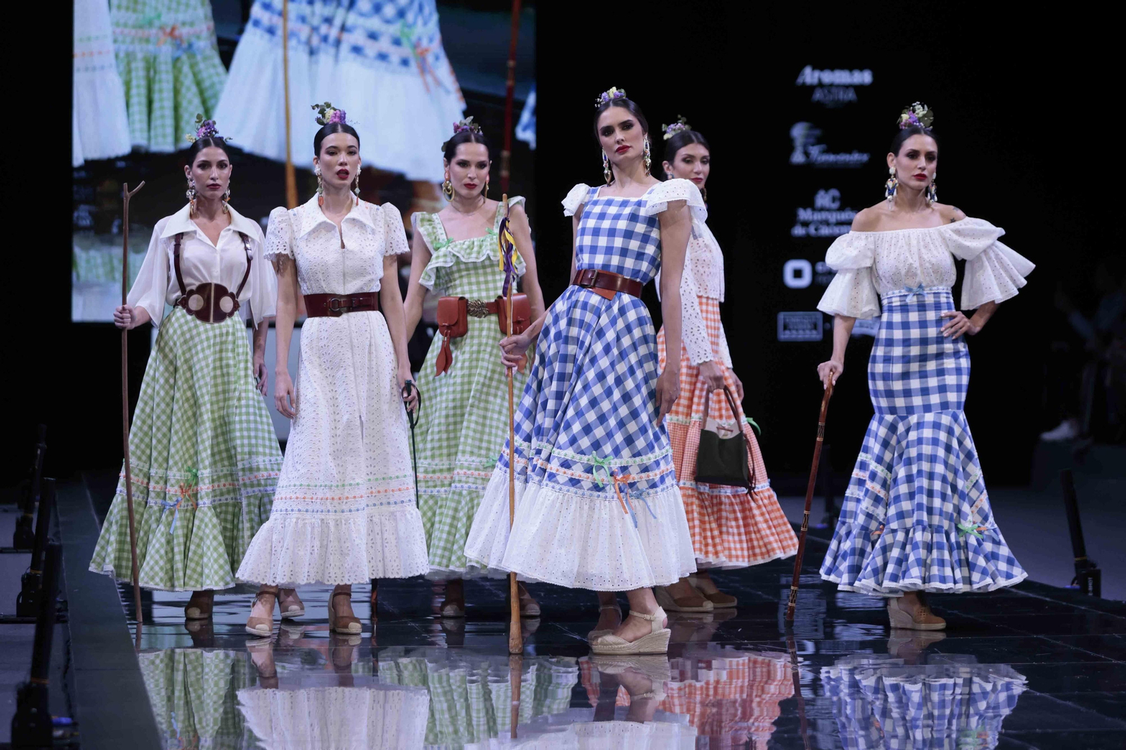 Desfile de Pilar Rubio en SIMOF de 2024, todas las fotos