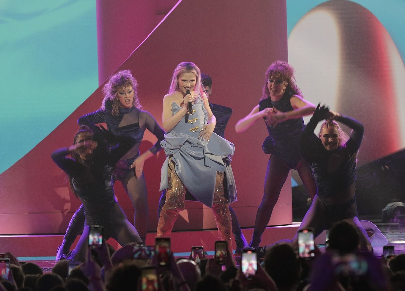 Sofía Coll y su cuerpo de baile en 'Here to stay'. La catalana fue la tercera clasificada