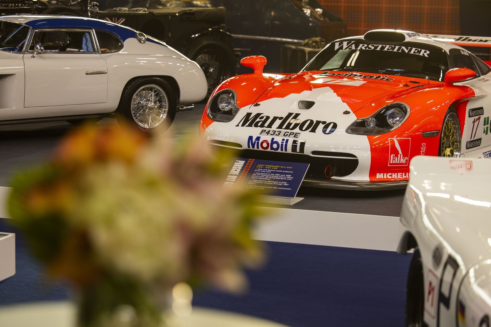 Los increíbles coches clásicos de la Retromobile 2024