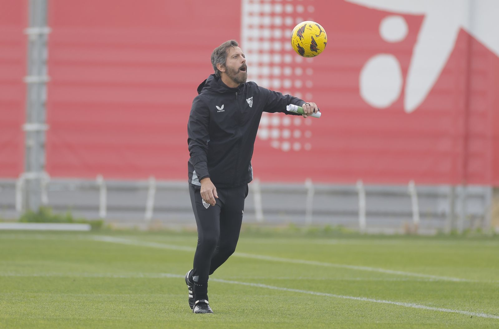 Rueda de prensa de Quique Flores previa al Atlético-Sevilla de Copa.