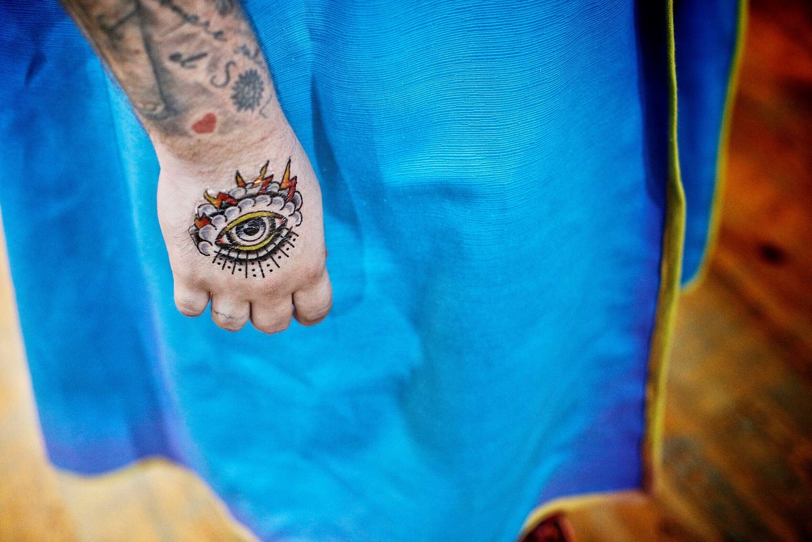 Comparsa 'Los colgaos'en camerinos