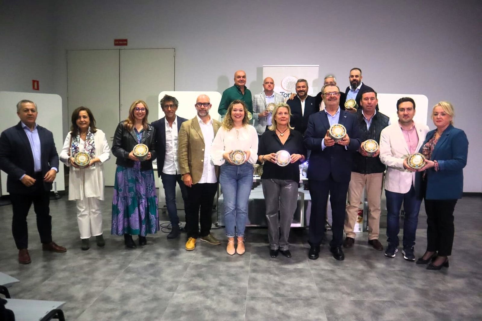 Posado del nuevo envase de las tortas de Alcalá