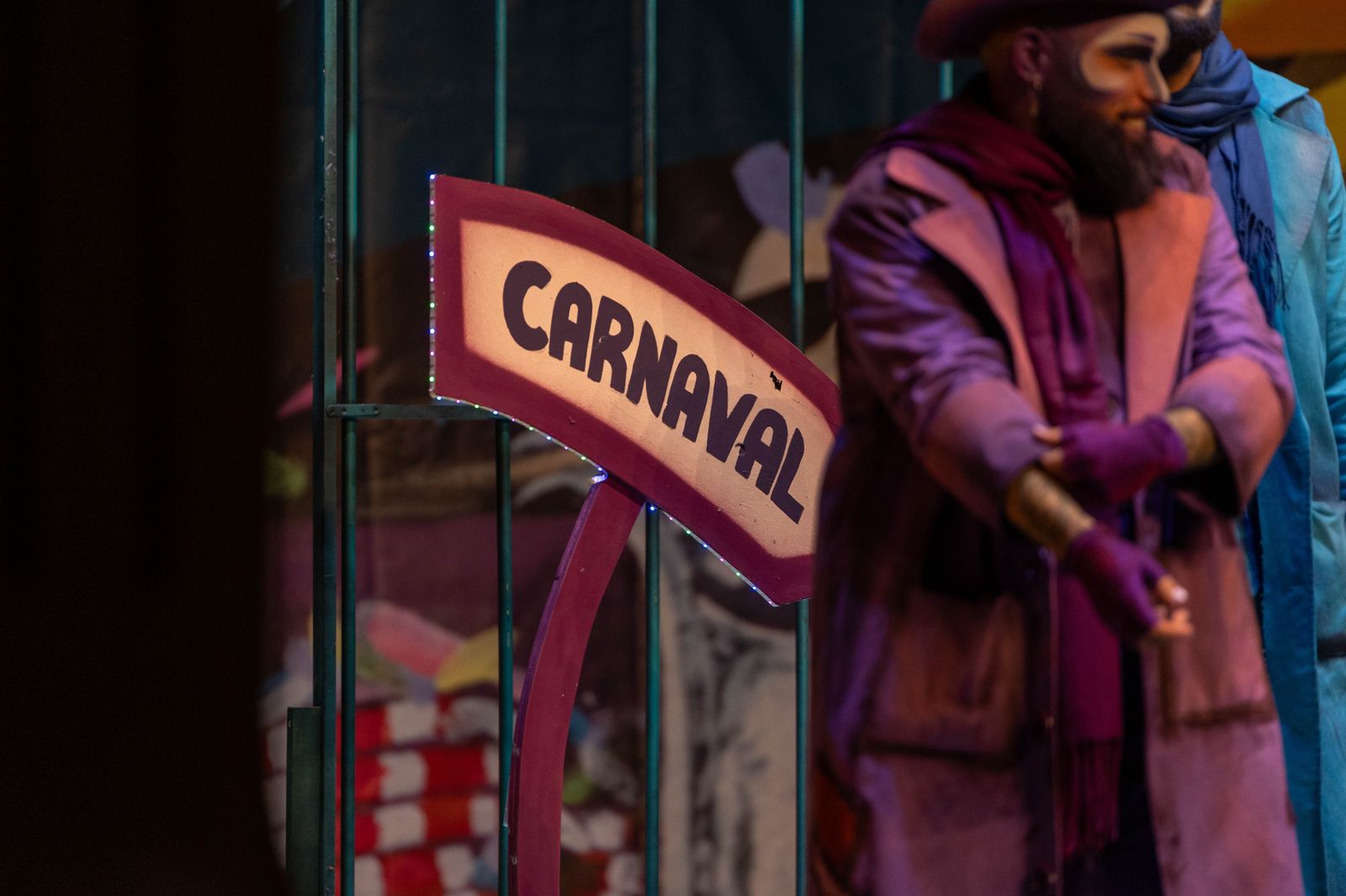 Imágenes de la actuación de la comparsa de Huelva "Los Atrapaos" en el Carnaval Colombino