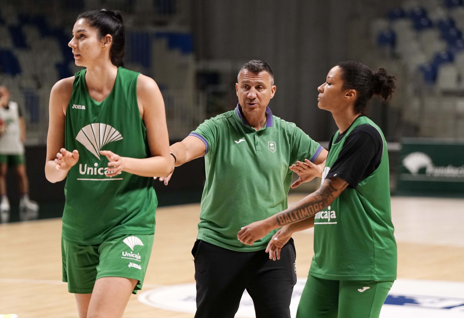 El Unicaja Femenino se prepara en el Carpena