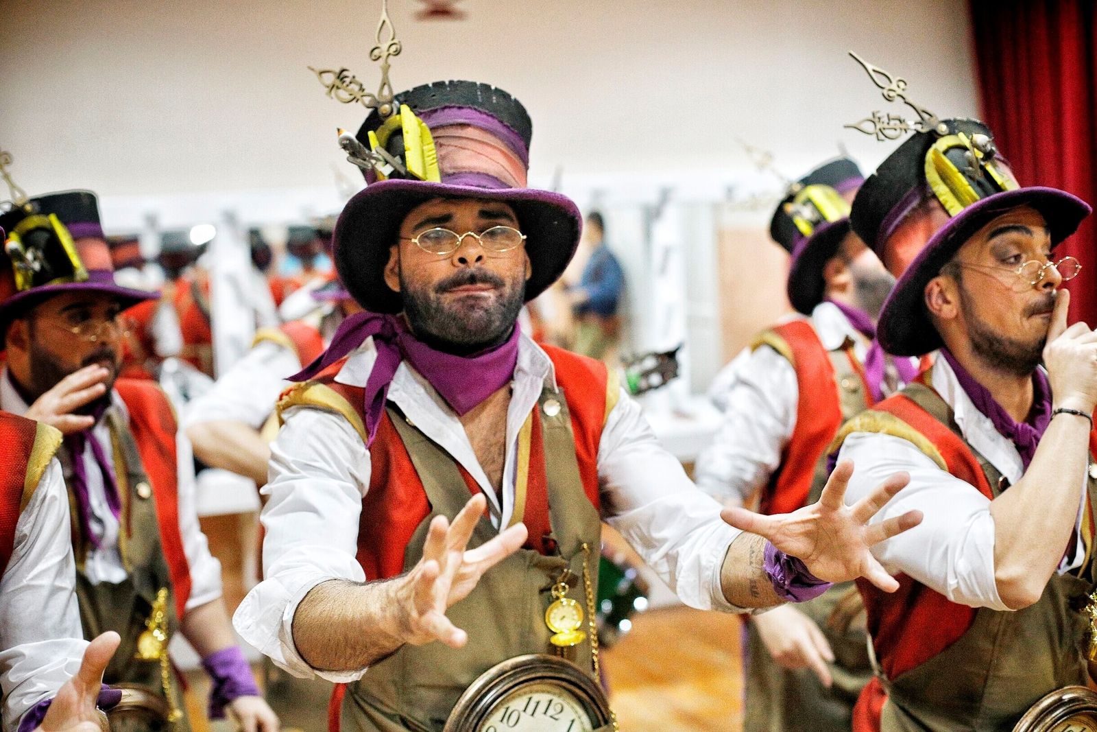 Comparsa 'El paseíto' en camerinos.