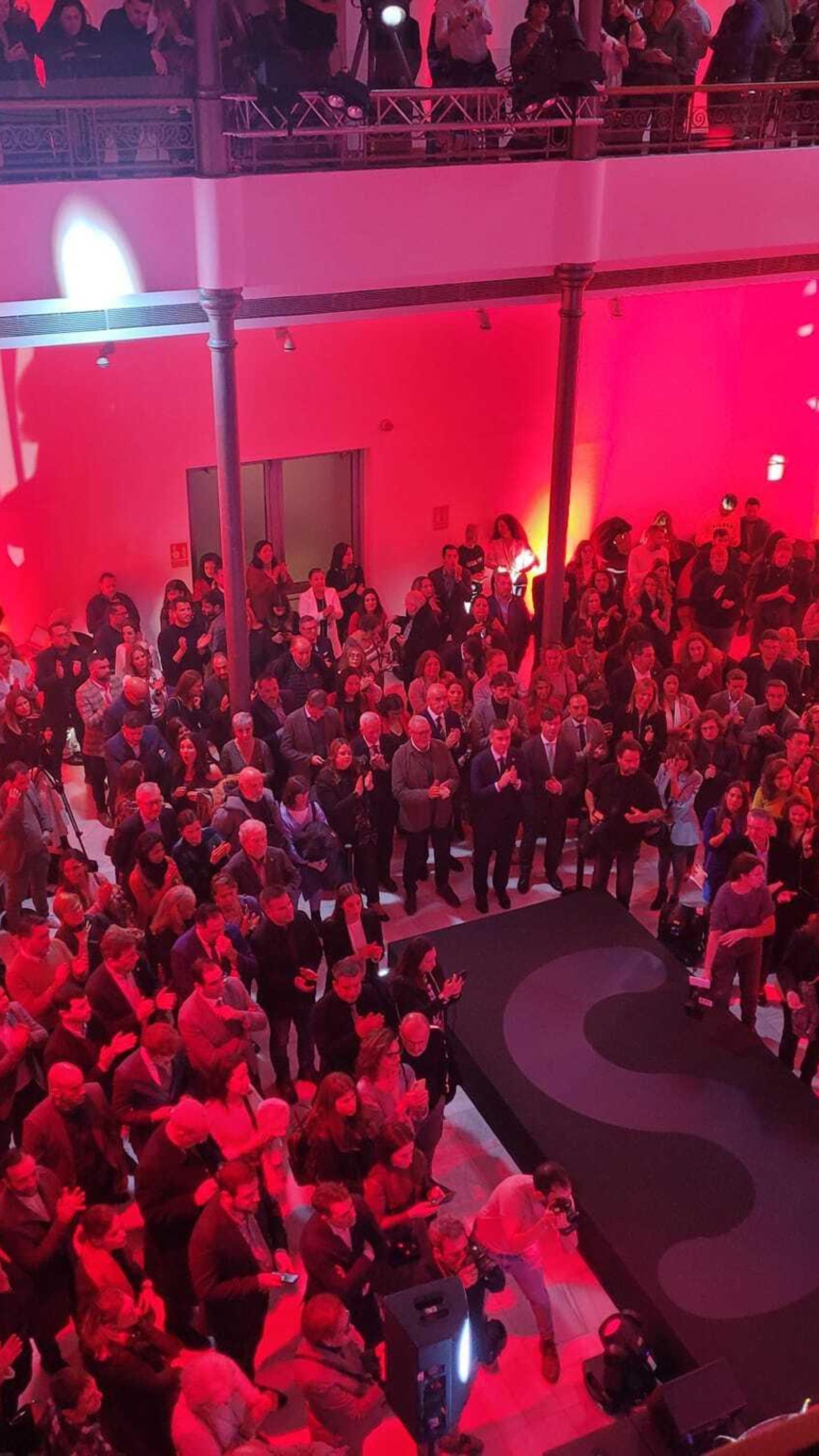 El público llenó la Casa de las Alhajas