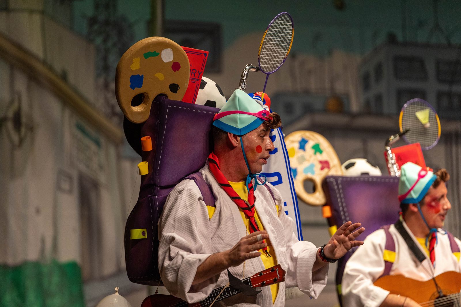 Imágenes de la actuación de la murga de Ayamonte "Ni Messi, ni Picasso, papá harme caso" en el Carnaval Colombino