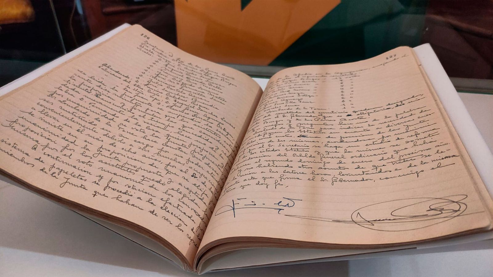 Libro de actas de la cofradía Cristo de la Buena Muerte.