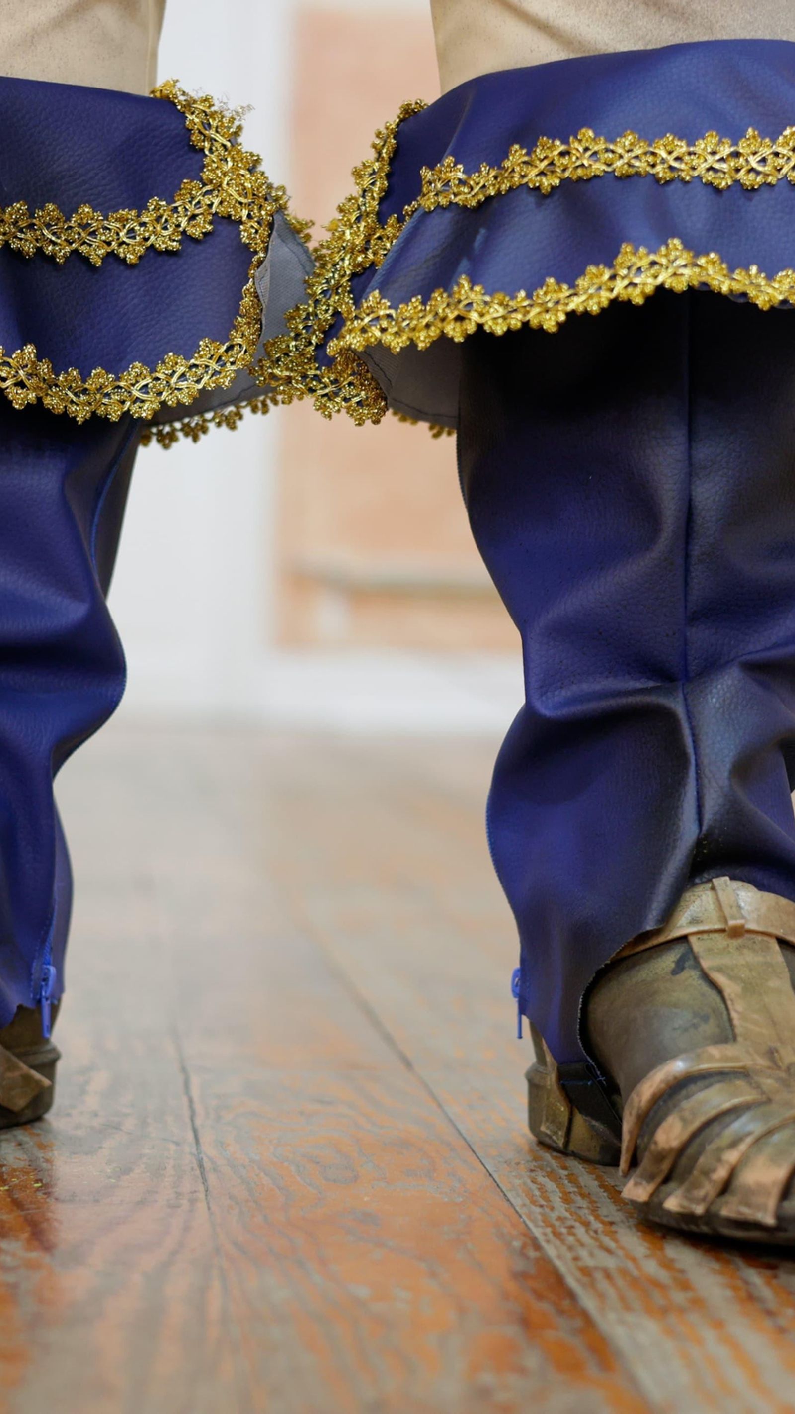 Las botas culminadas con gargajillos caleteros.