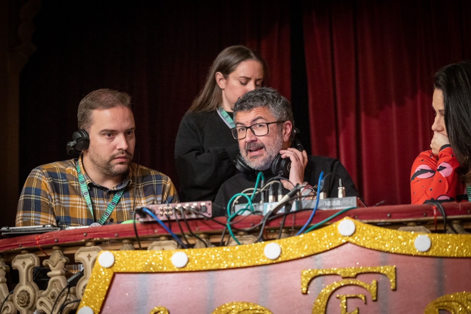 José Antonio Vera Luque, en el palco de Onda Cero, momentos antes de recibir el pasodoble de Santander y Sánchez Reyes.