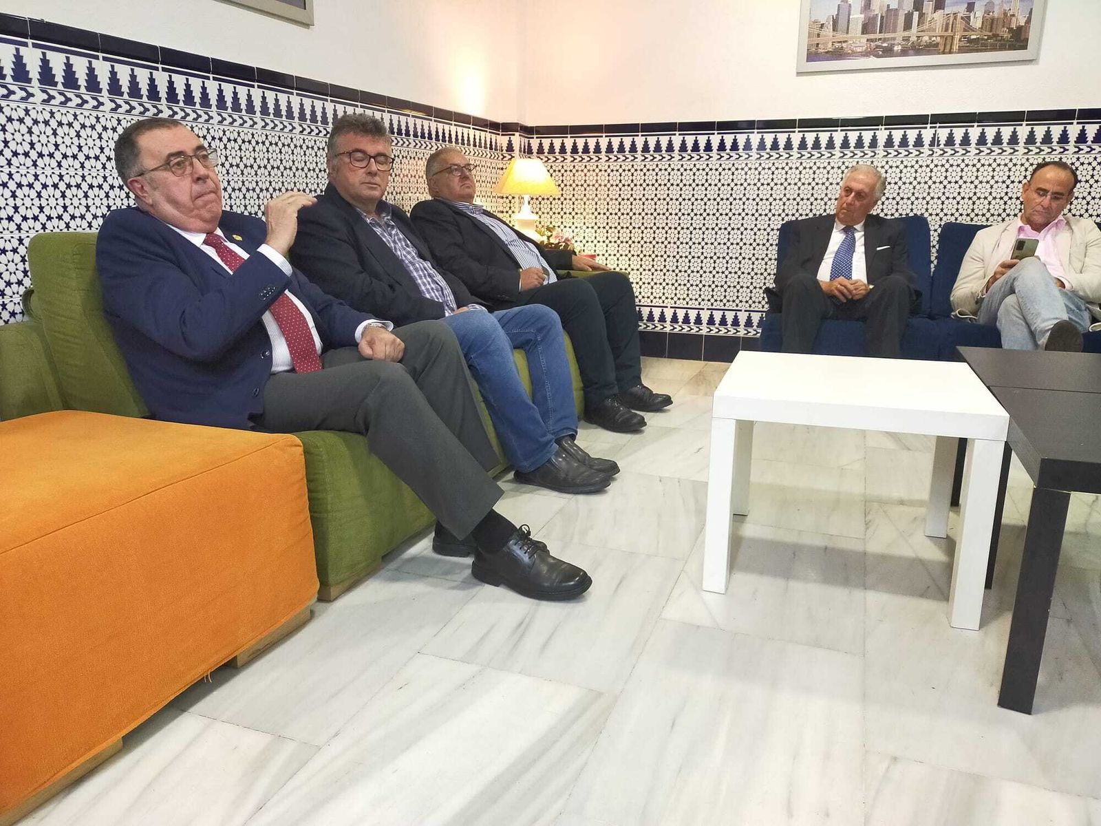 Primera tertulia en Huelva.