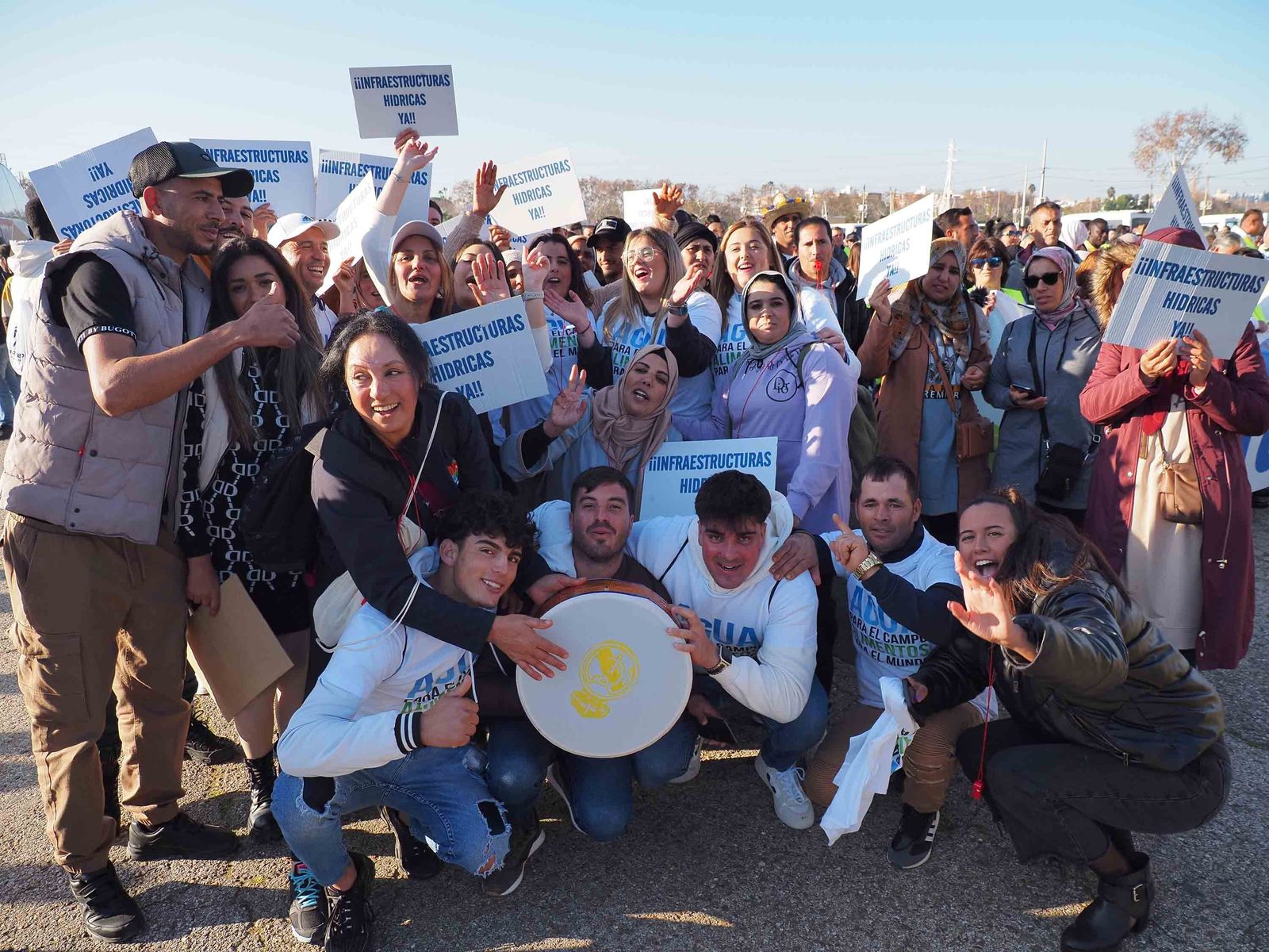 Las mejores imágenes de la manifestación de los agricultores de Huelva en Sevilla
