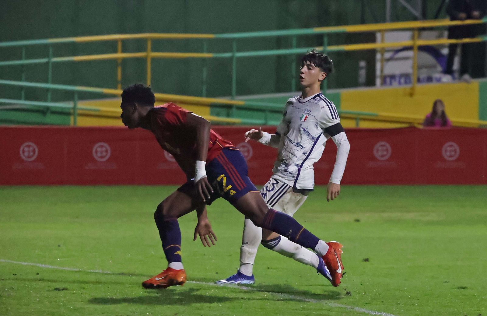Las mejores fotos del España - Italia sub-17: Camarda, Oyono, Iago y Reyes en Los Barrios