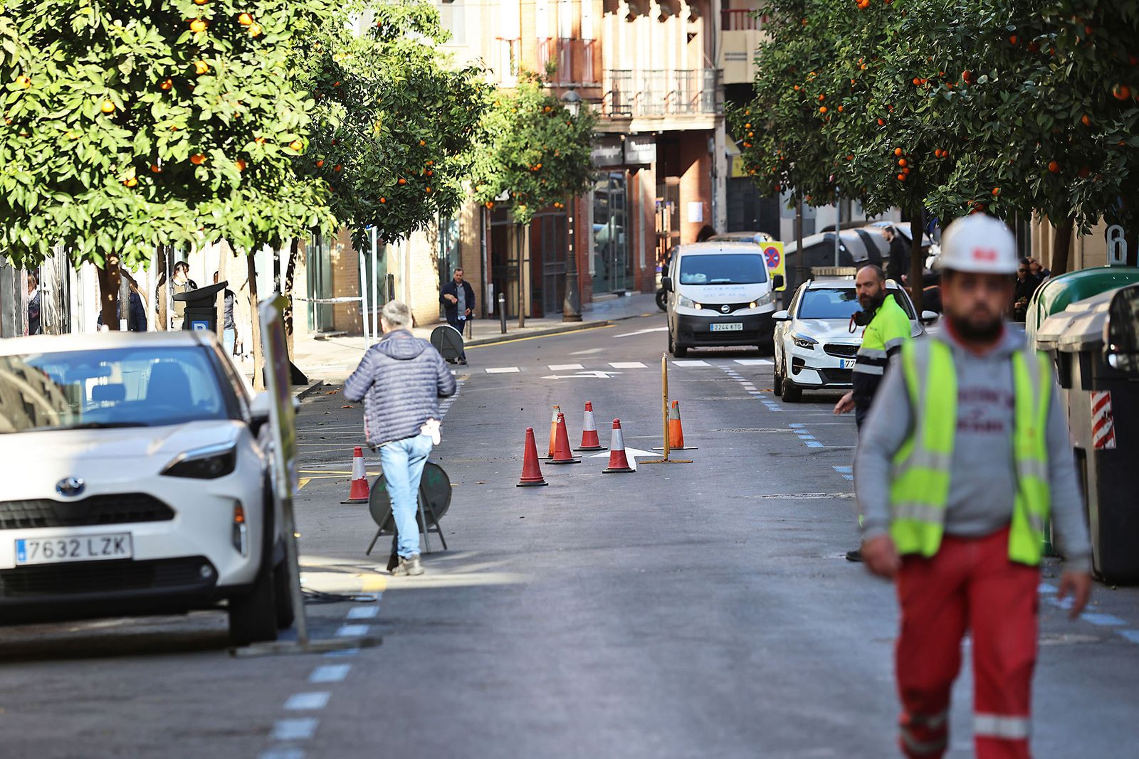 Imágenes de los trabajos realizados en la segunda fase de cambio de sentido de calles de HUelva