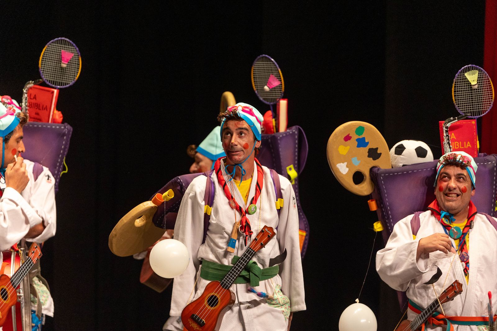 Imágenes de la actuación de la murga de Ayamonte "Ni Messi, ni Picasso, papá harme caso" en el Carnaval Colombino