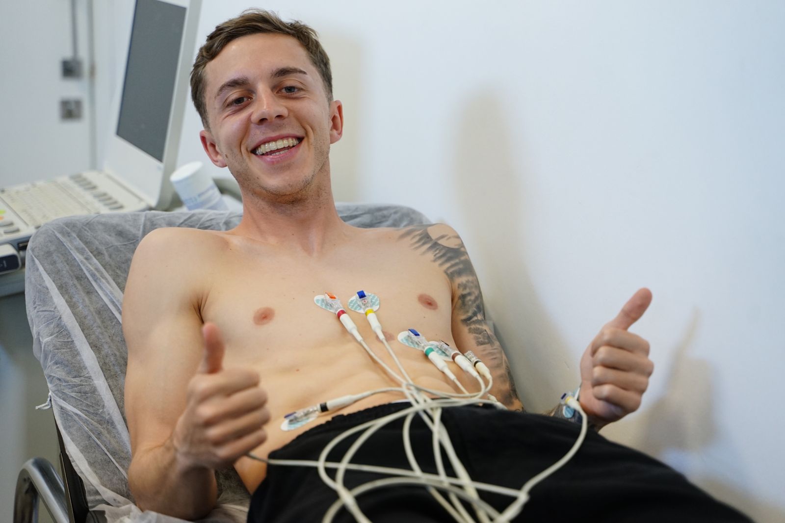 Loren Burón, en Murcia pasando los exámenes médicos