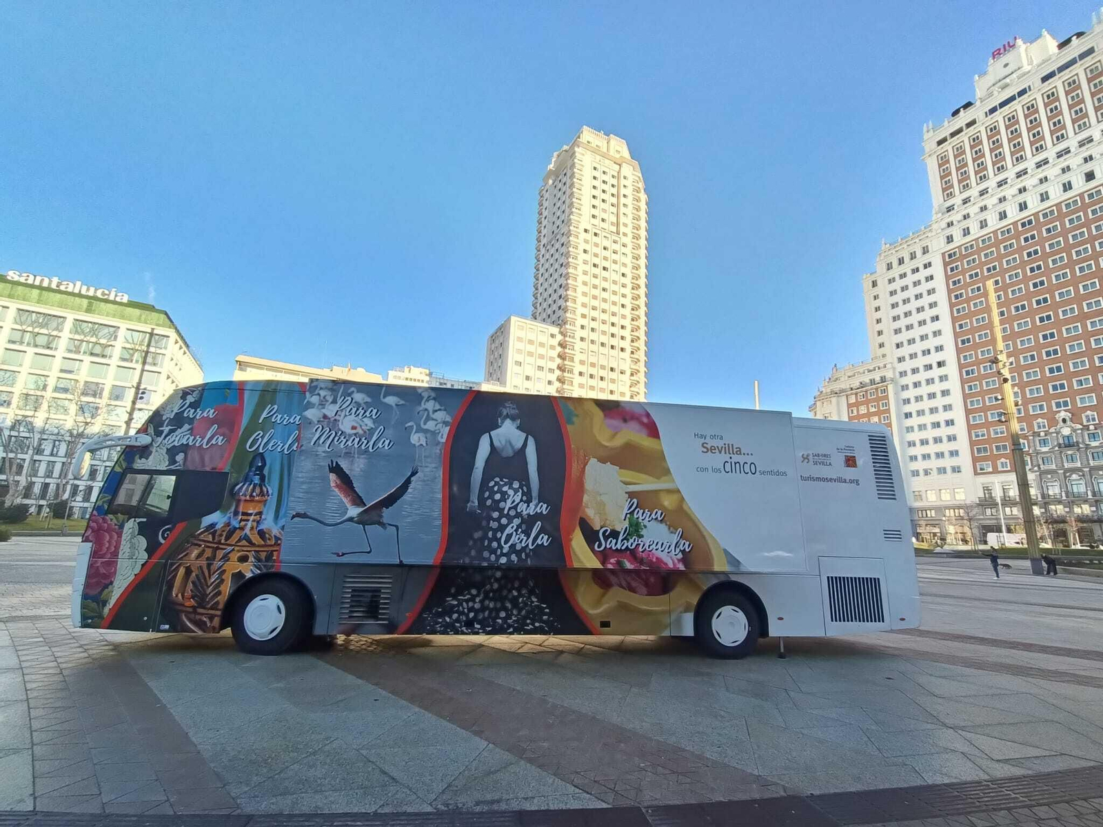 La provincia de Sevilla se echa a la calle en Madrid para mostrar sus excelencias