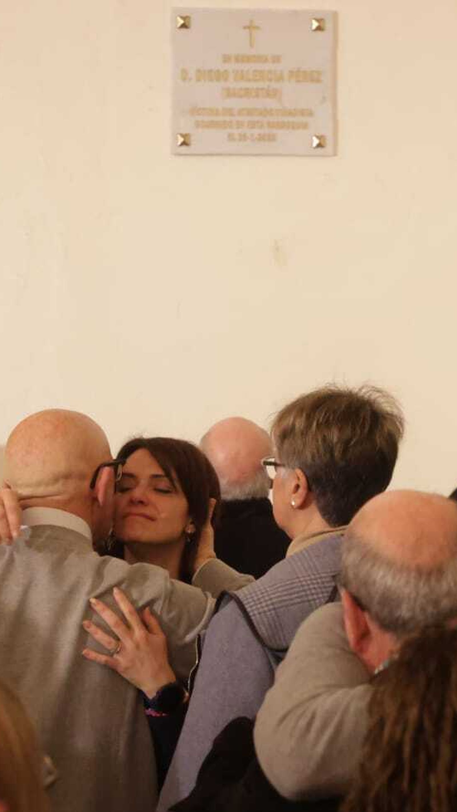 La placa en homenaje a Diego Valencia