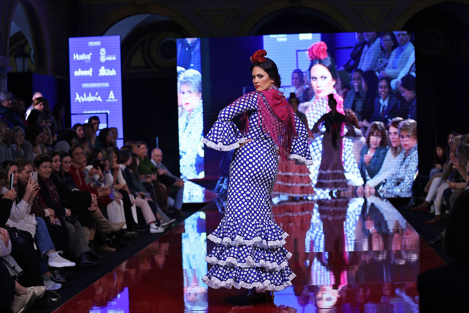 Imágenes de la pasarela Huelva Flamenca 2024
