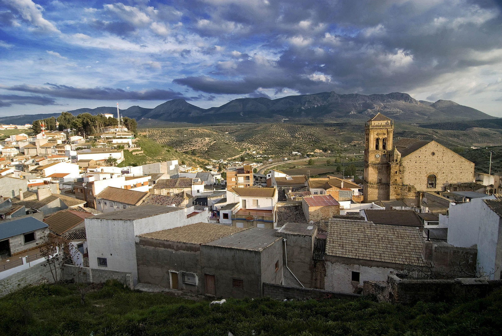 Iznalloz, uno de los pueblos con la renta neta por habitante más baja de España.
