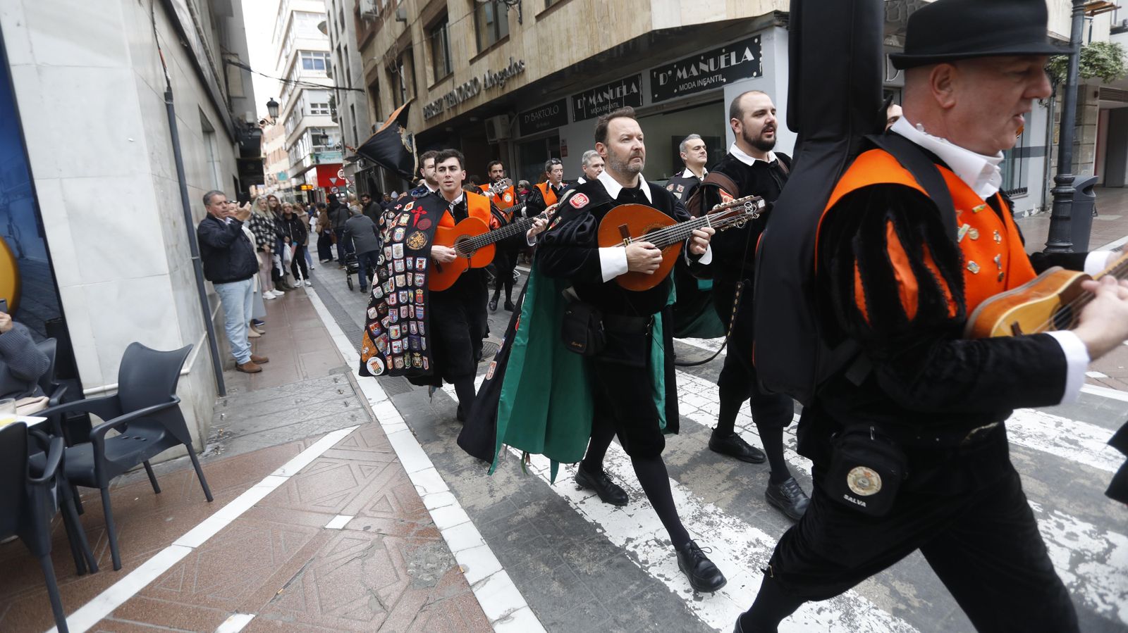 Las fotos del Pasacalles de Tunas en La Línea