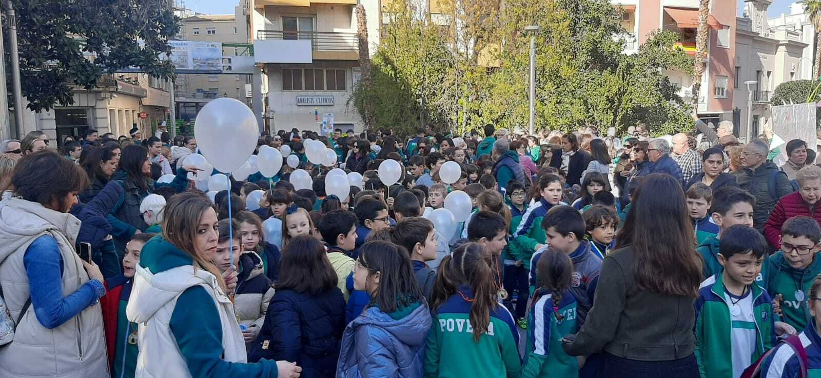 Así ha sido la caminata por la paz del colegio Pedro Poveda de Jaén