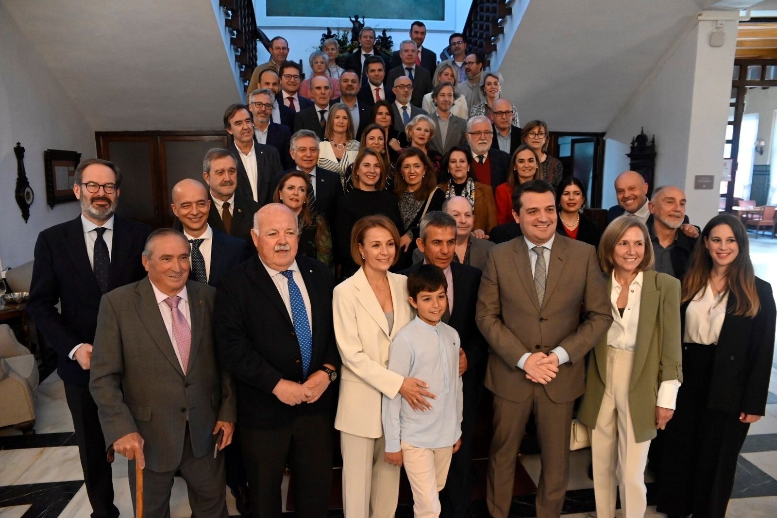 La despedida a la actual gerente del SAS, Valle García, como directora del Hospital Reina Sofía, en imágenes