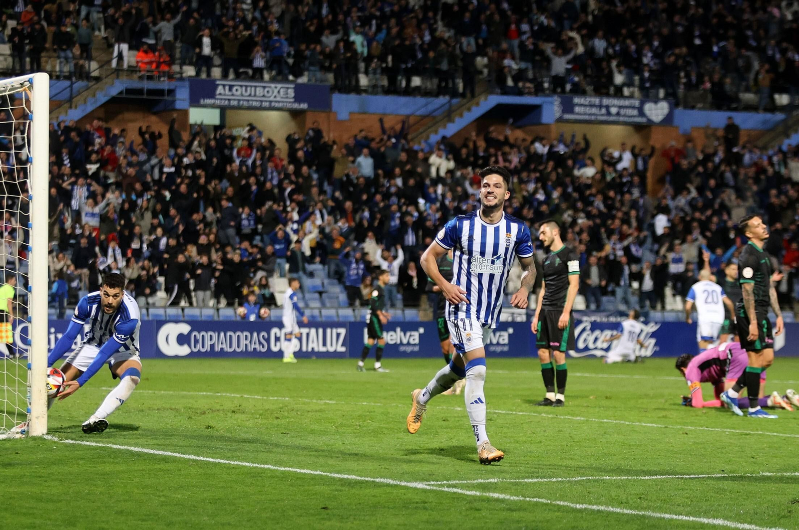 Las mejores fotos del ambiente en el Nuevo Colombino para el Recre - Córdoba CF