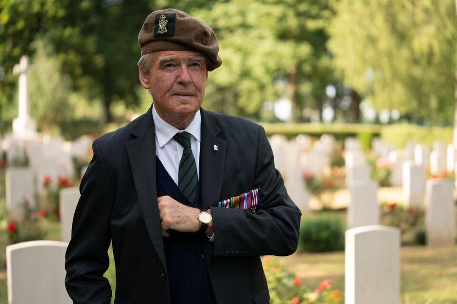 El actor Pierce Brosnan protagoniza la película.