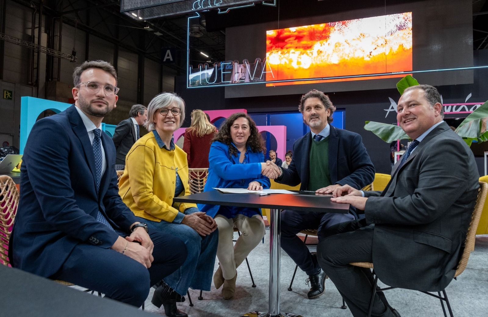 La firma del acuerdo entre los ayuntamientos