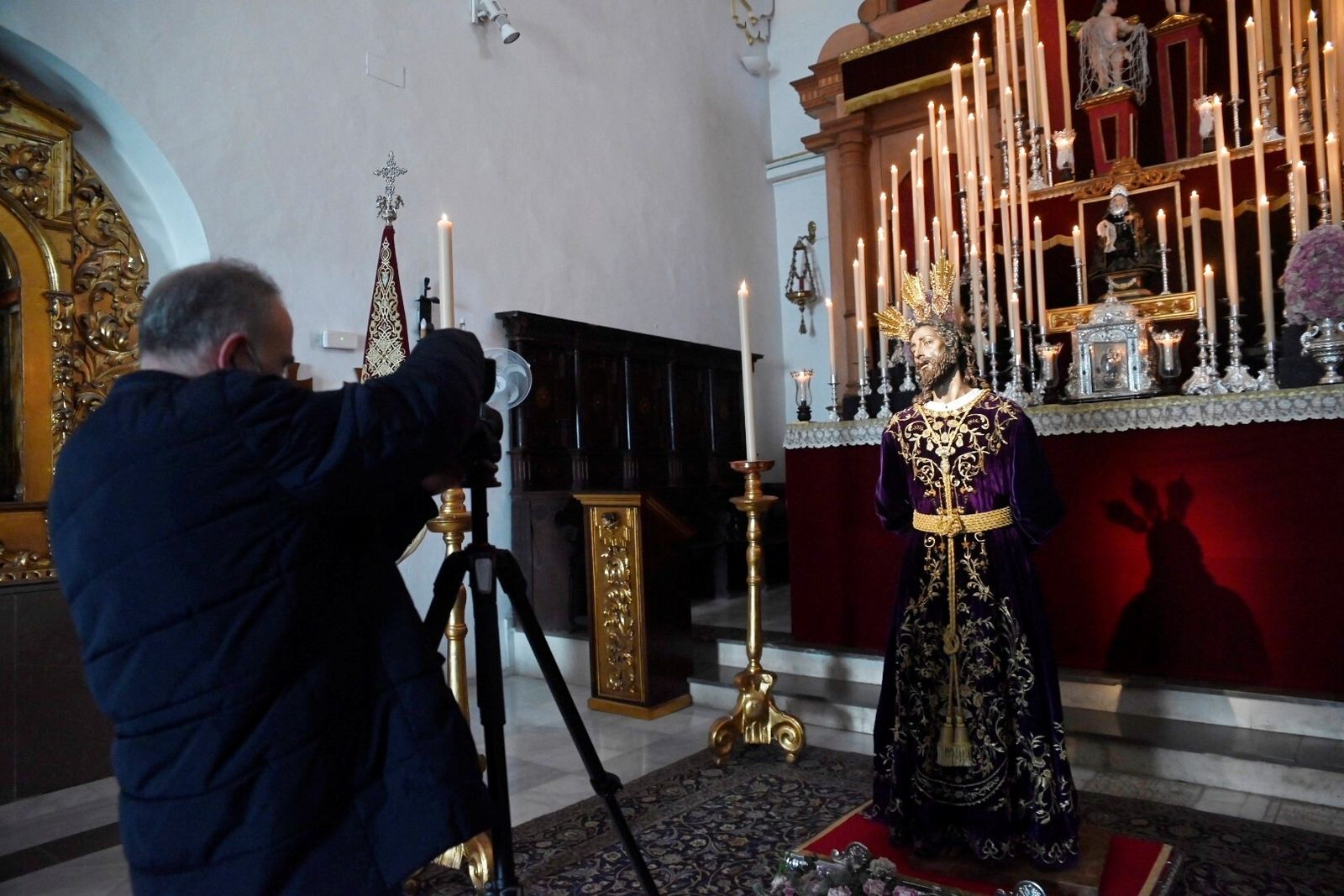 El besamanos del Cristo del Perdón de Córdoba, en imágenes
