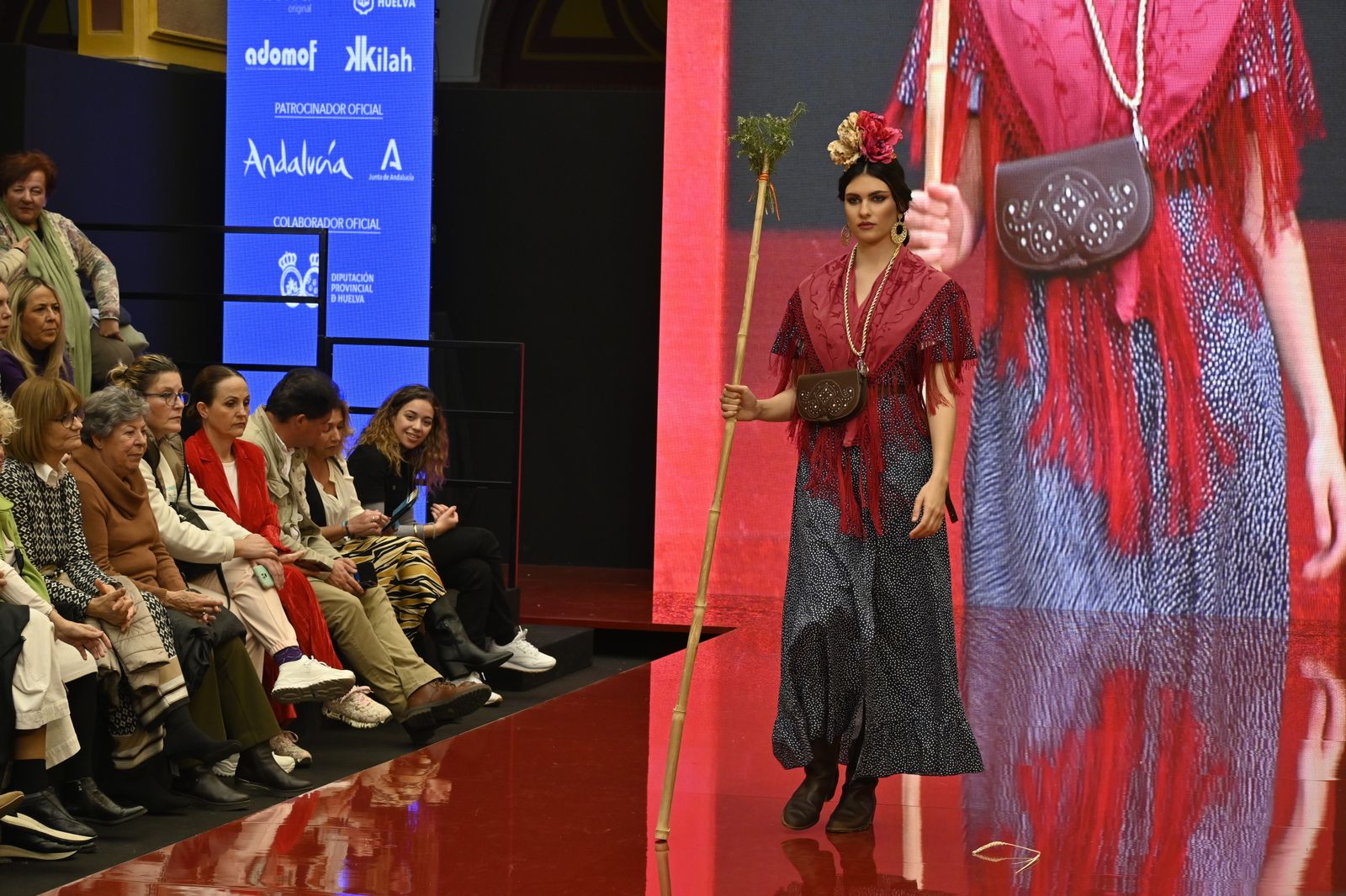 Imágenes del segundo día  de pasarela Huelva Flamenca