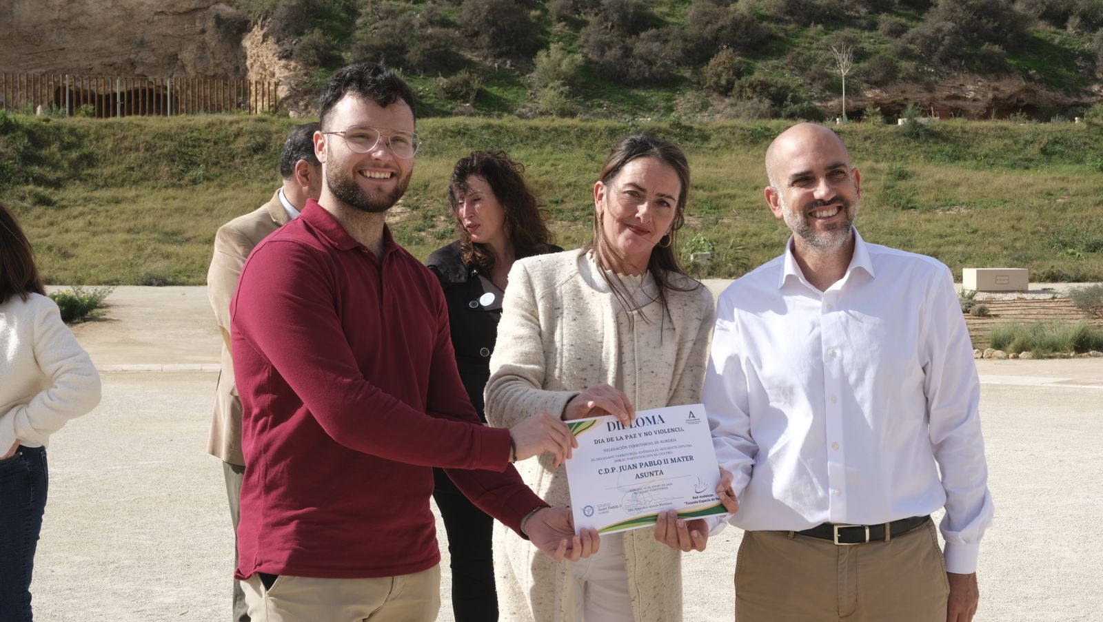 Imágenes de 'Versos por la Paz', en el Parque de La Hoya de Almería