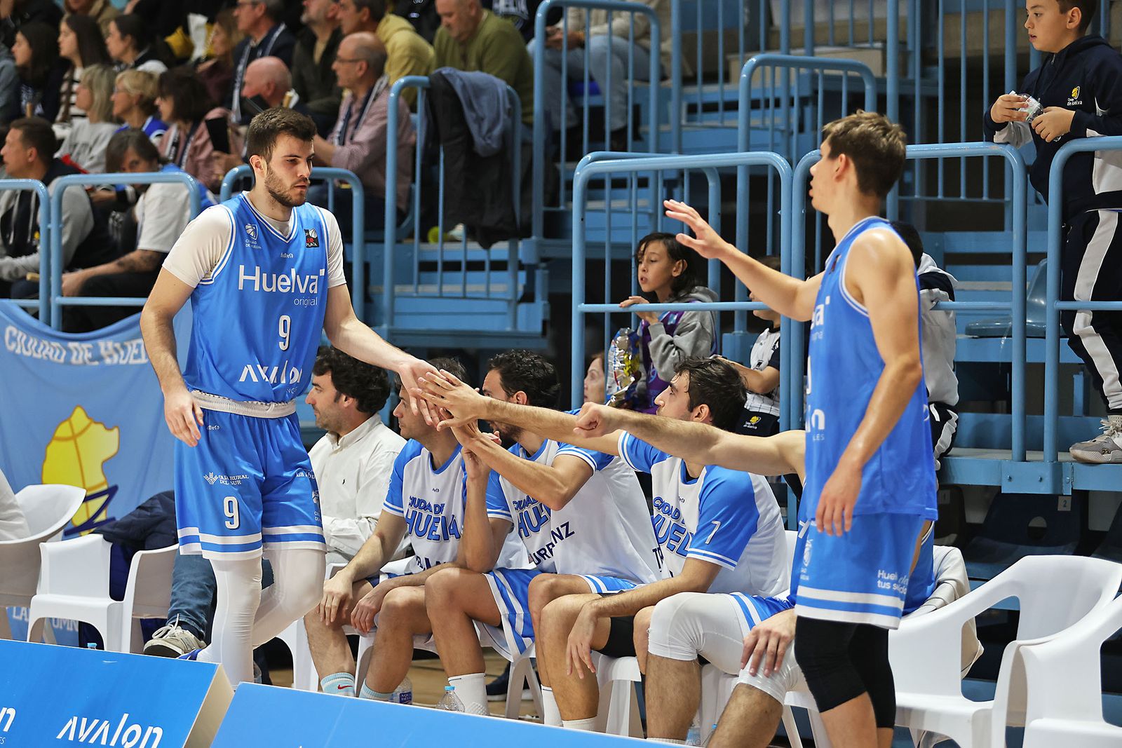 Imágenes del encuentro de baloncesto entre el Ciudad de Huelva y el Damex UDEA Algeciras
