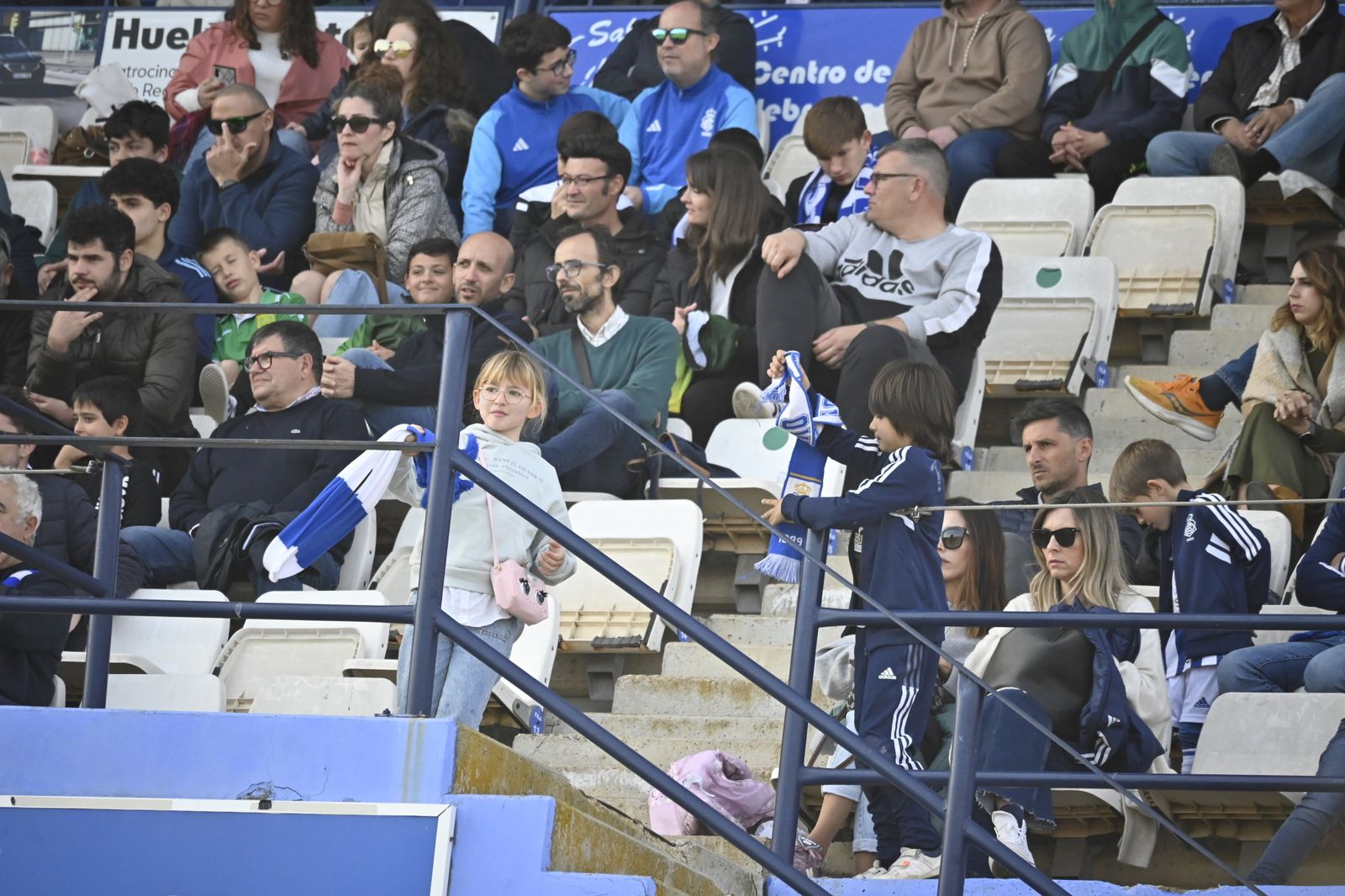 Imágenes de ambiente del partido Recre - Melilla