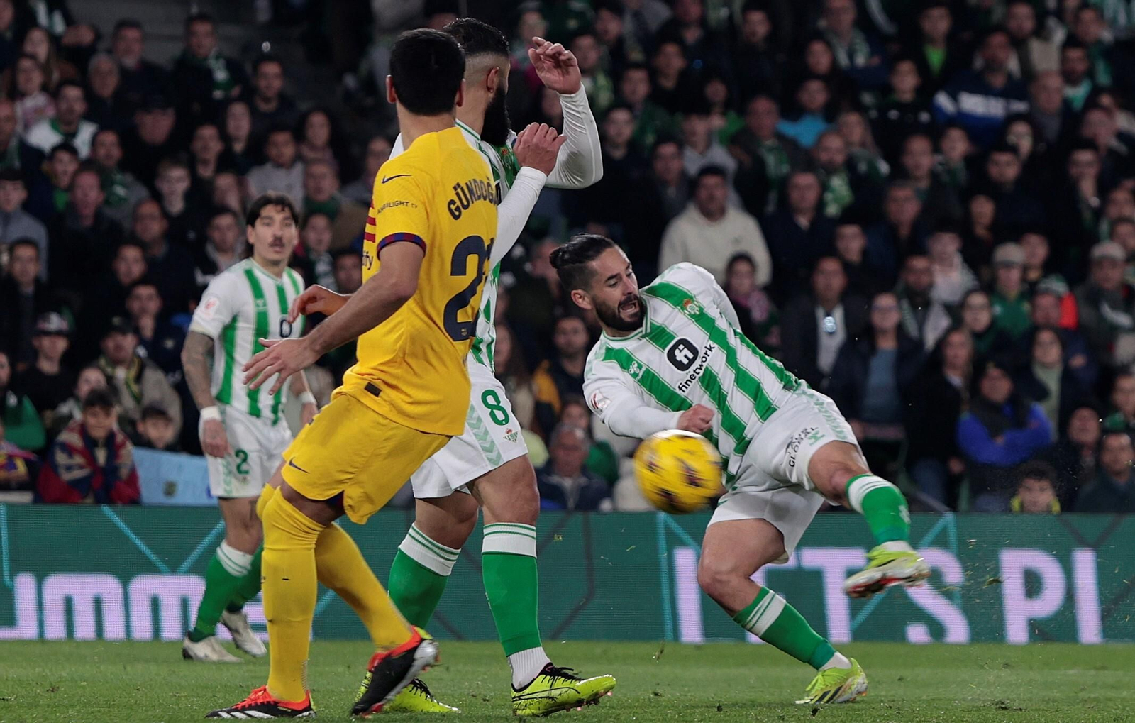 Isco remata en la acción del 1-2.