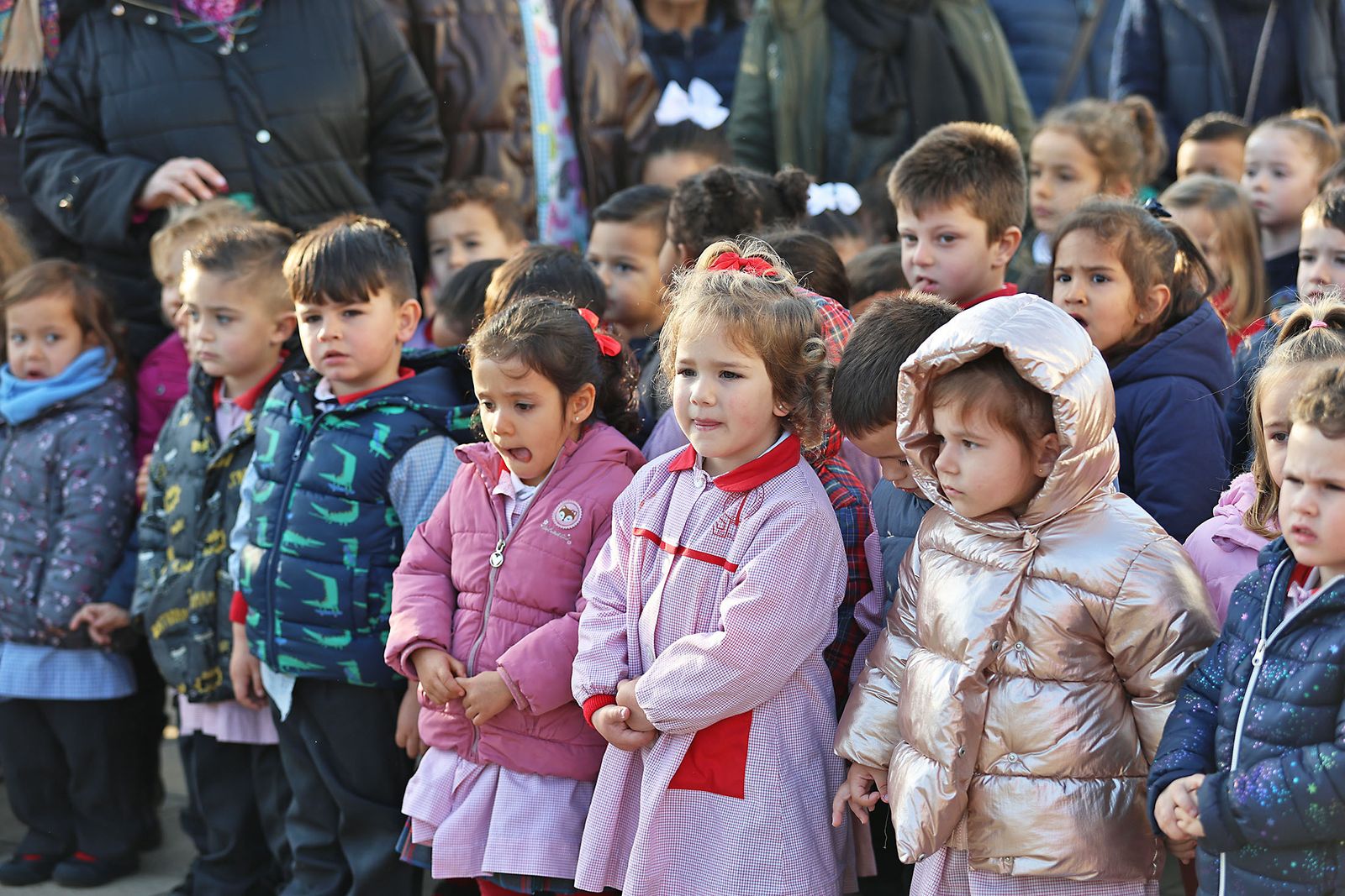 Imágenes del acto del Día a la No Violencia y la Paz del Colegio La Hispanidad