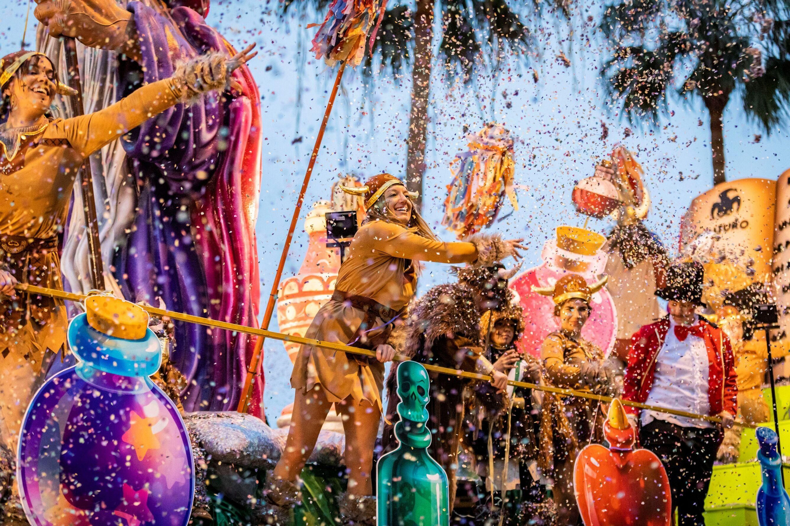 Imagen de la Cabalga Magna del Carnaval de Cádiz en 2023.