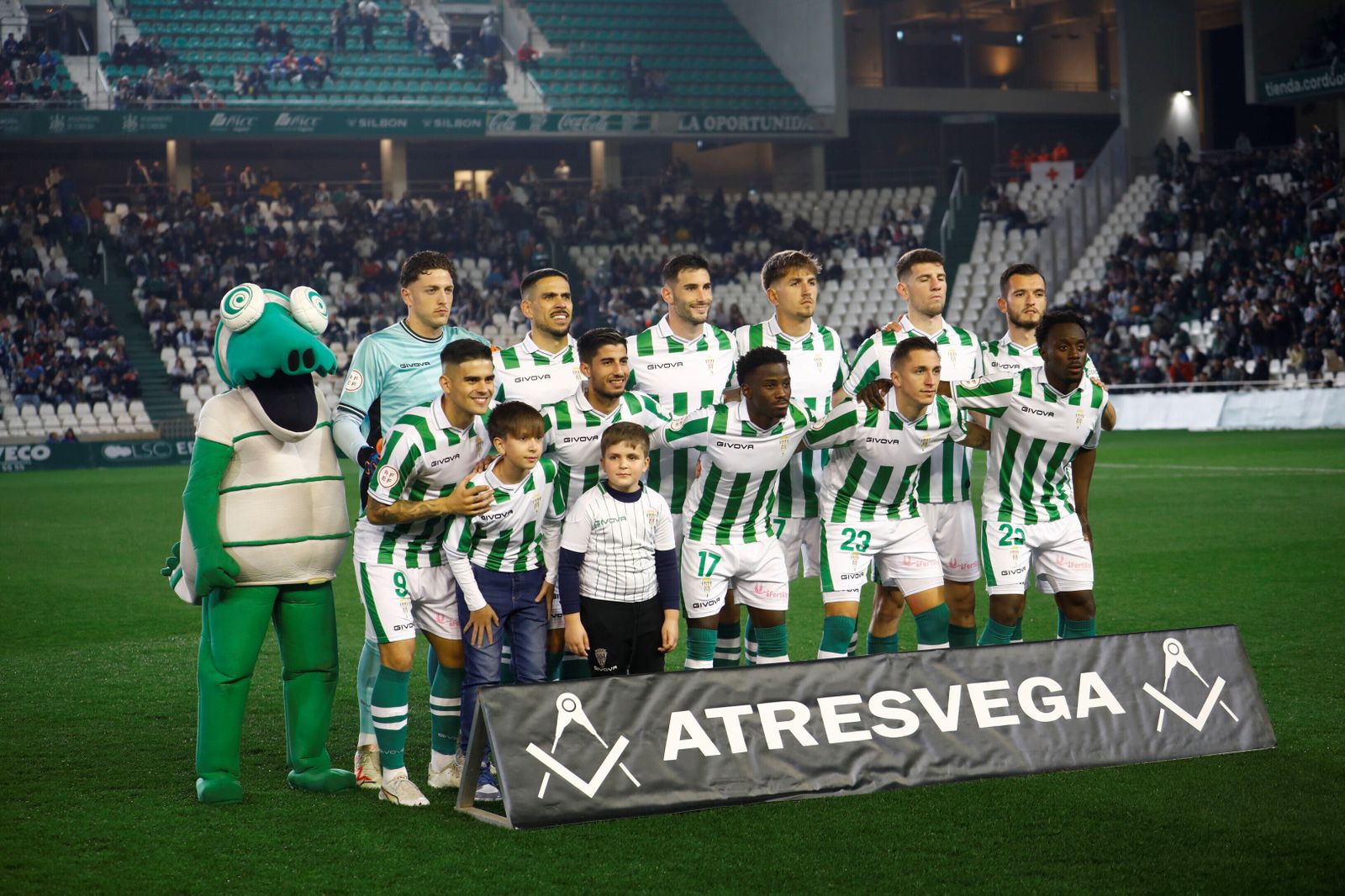 Las mejores fotos del ambiente en El Arcángel para el Córdoba CF - Real Murcia