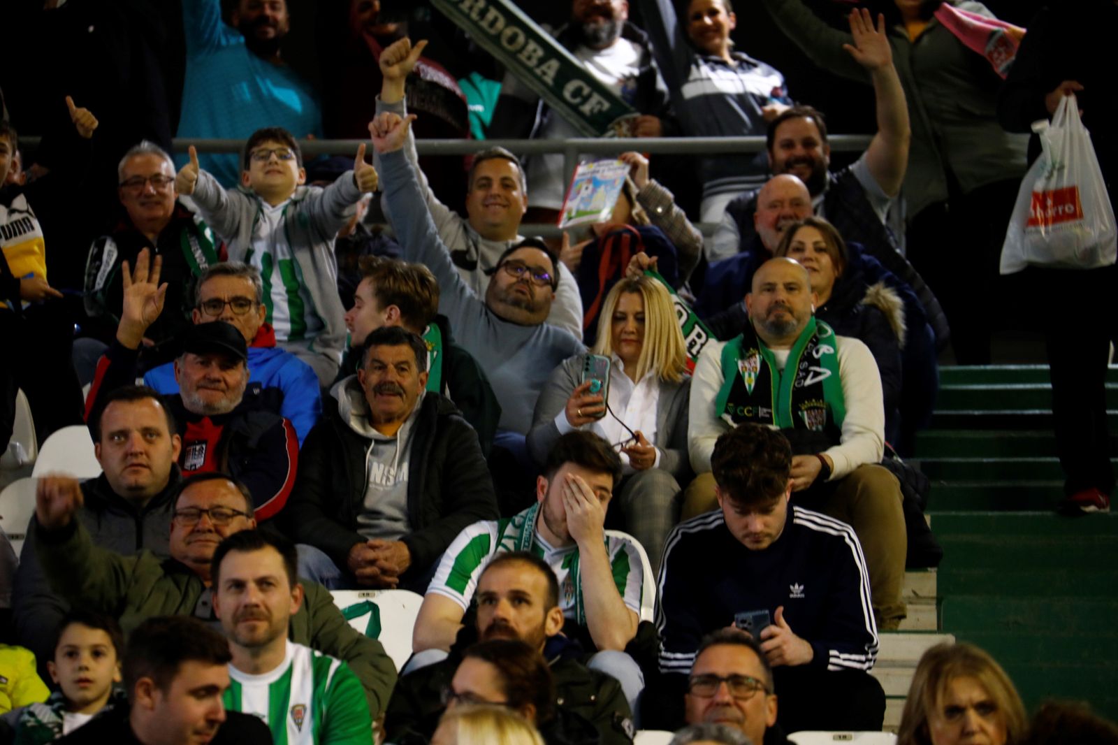 Las mejores fotos del ambiente en El Arcángel para el Córdoba CF - Real Murcia
