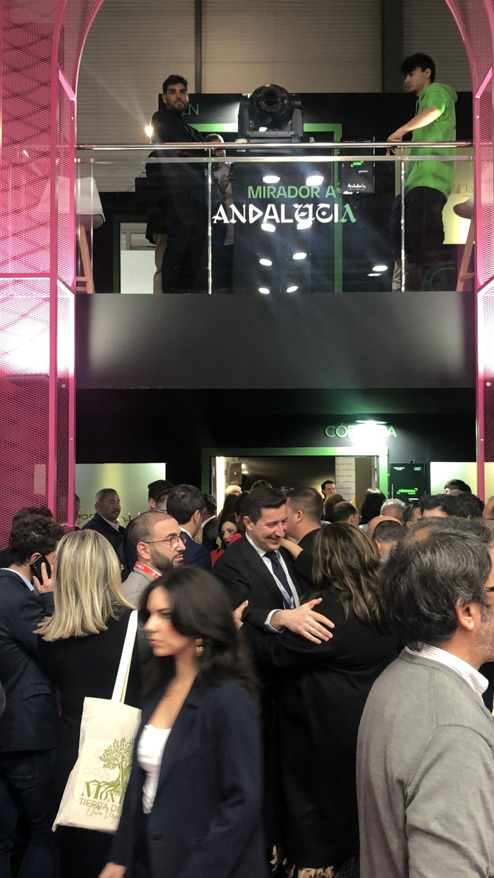 Una de las bullas en el pasillo de las salas de presentaciones provinciales.