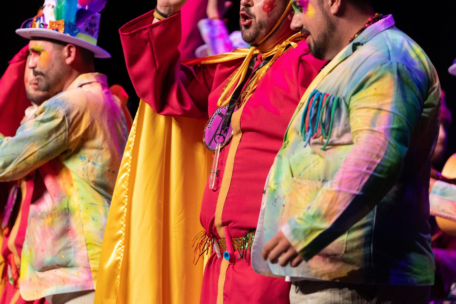 Imágenes de la actuación de la murga de Ayamonte "Pa cruz, esta que llevo encima" en el Carnaval Colombino