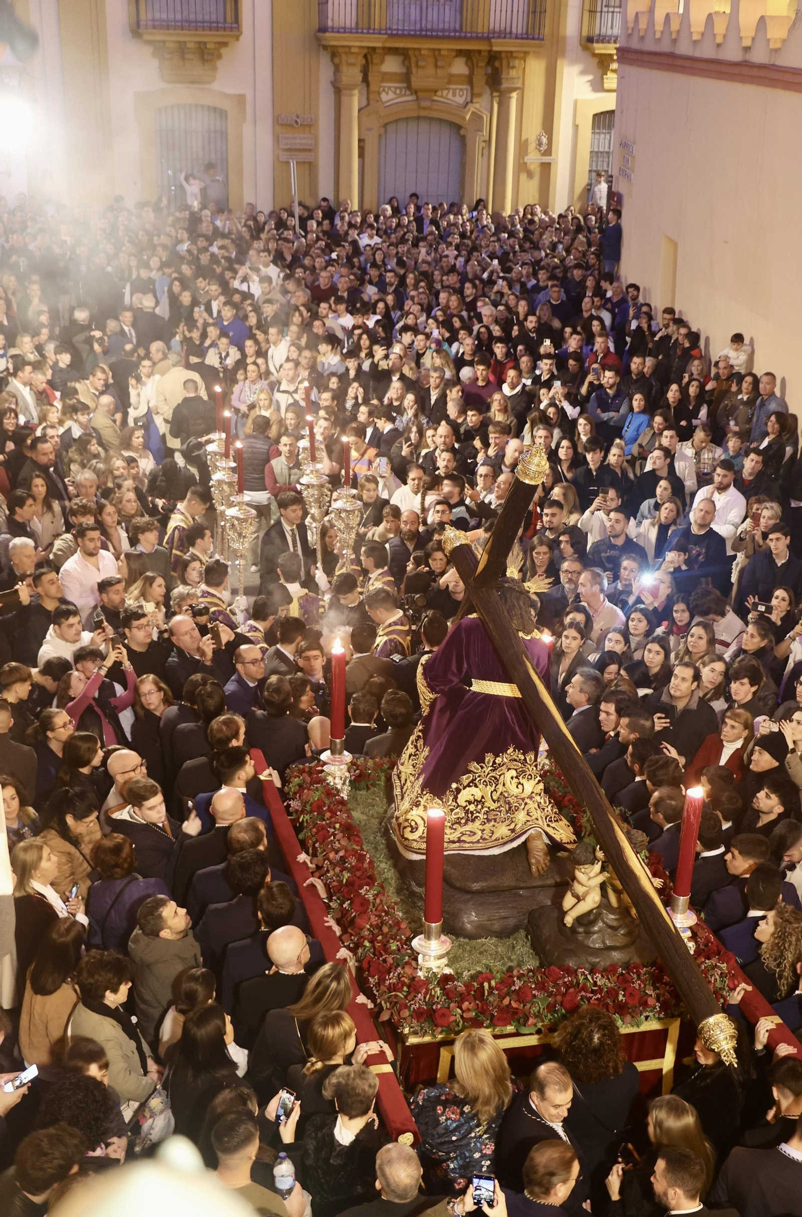 Traslado de las imágenes de la Hermandad de la Esperanza de Triana a su capilla