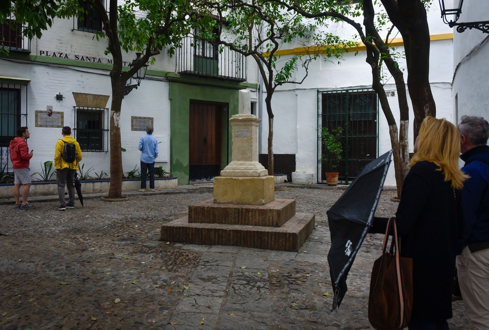 Vandalismo en el kilómetro cero de las Hermanas de la Cruz