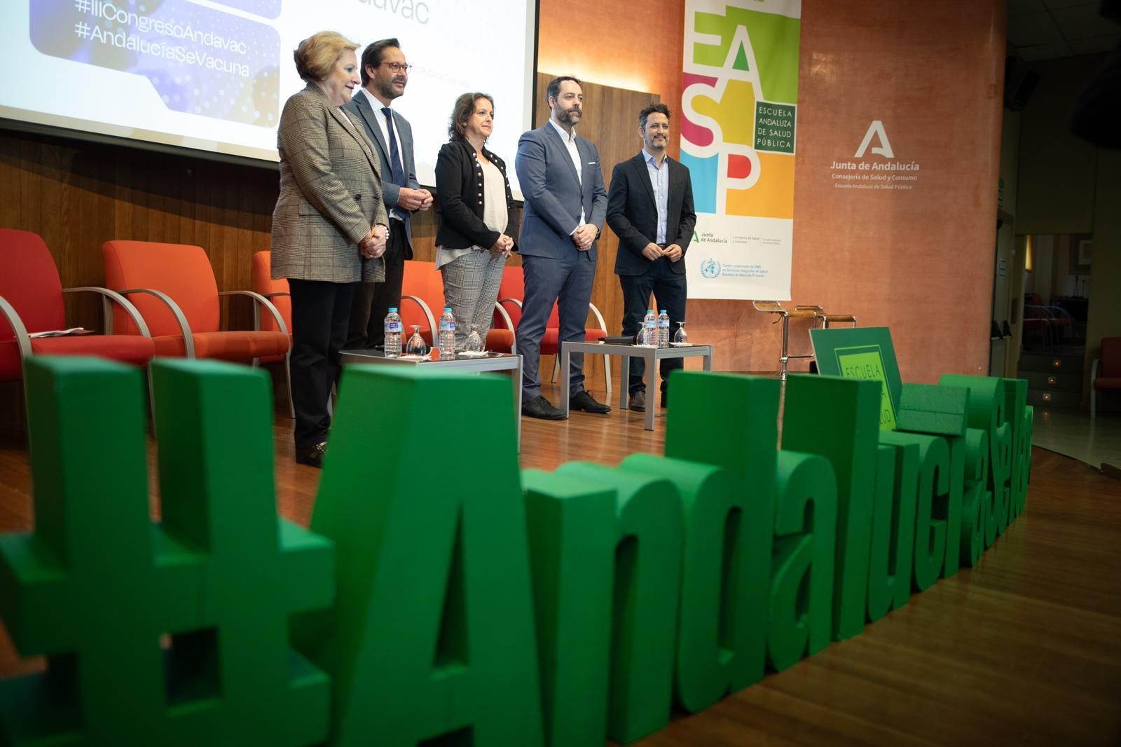 Catalina García, en el centro, durante la apertura de las jornadas