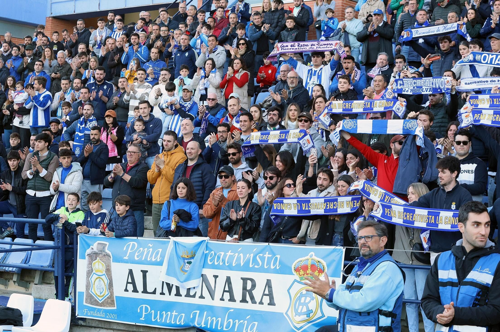 Las mejores fotos del ambiente en el Nuevo Colombino para el Recre - Córdoba CF