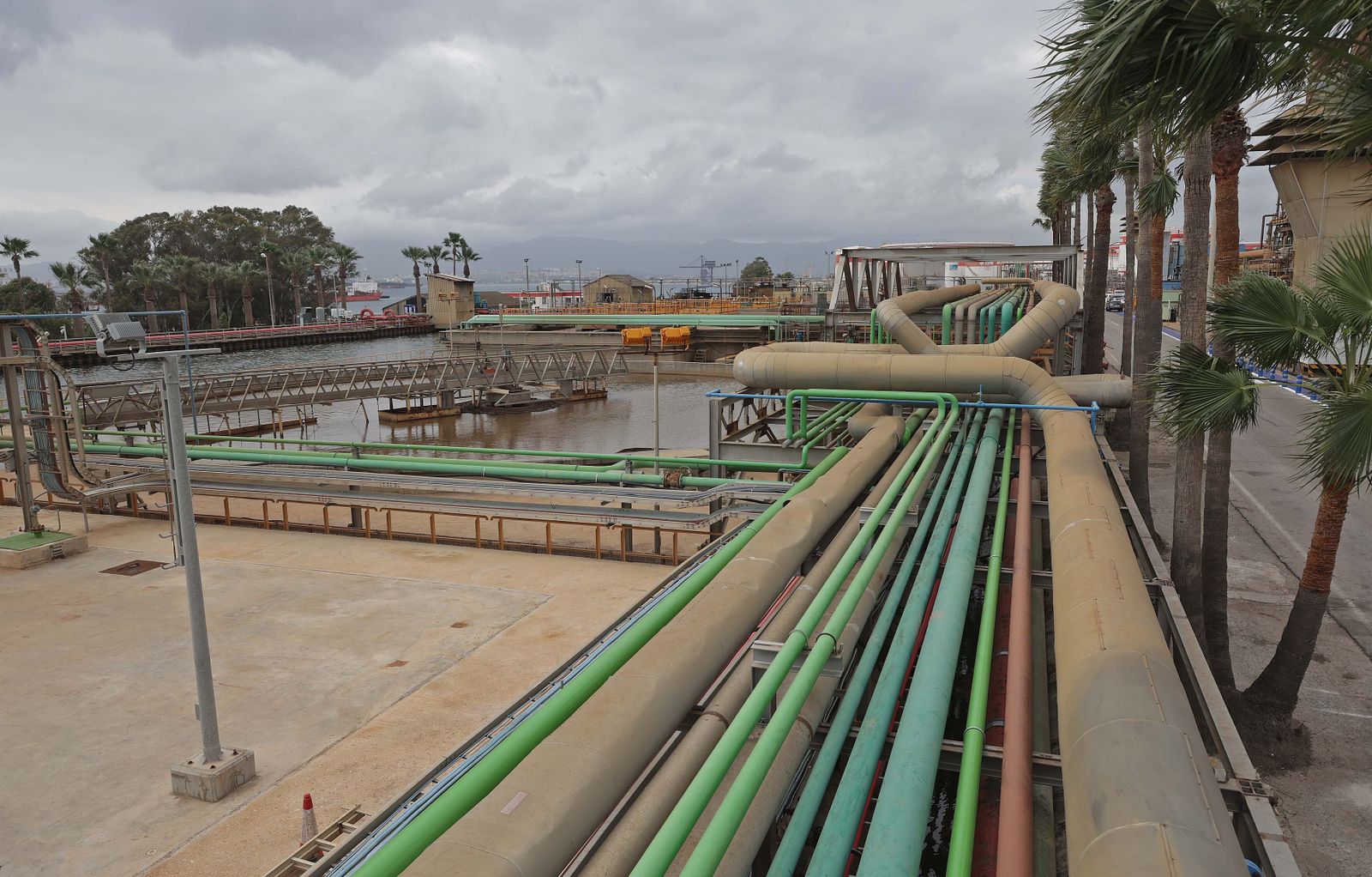 Imágenes de la inauguración de la nueva planta de reutilización de agua de Cepsa