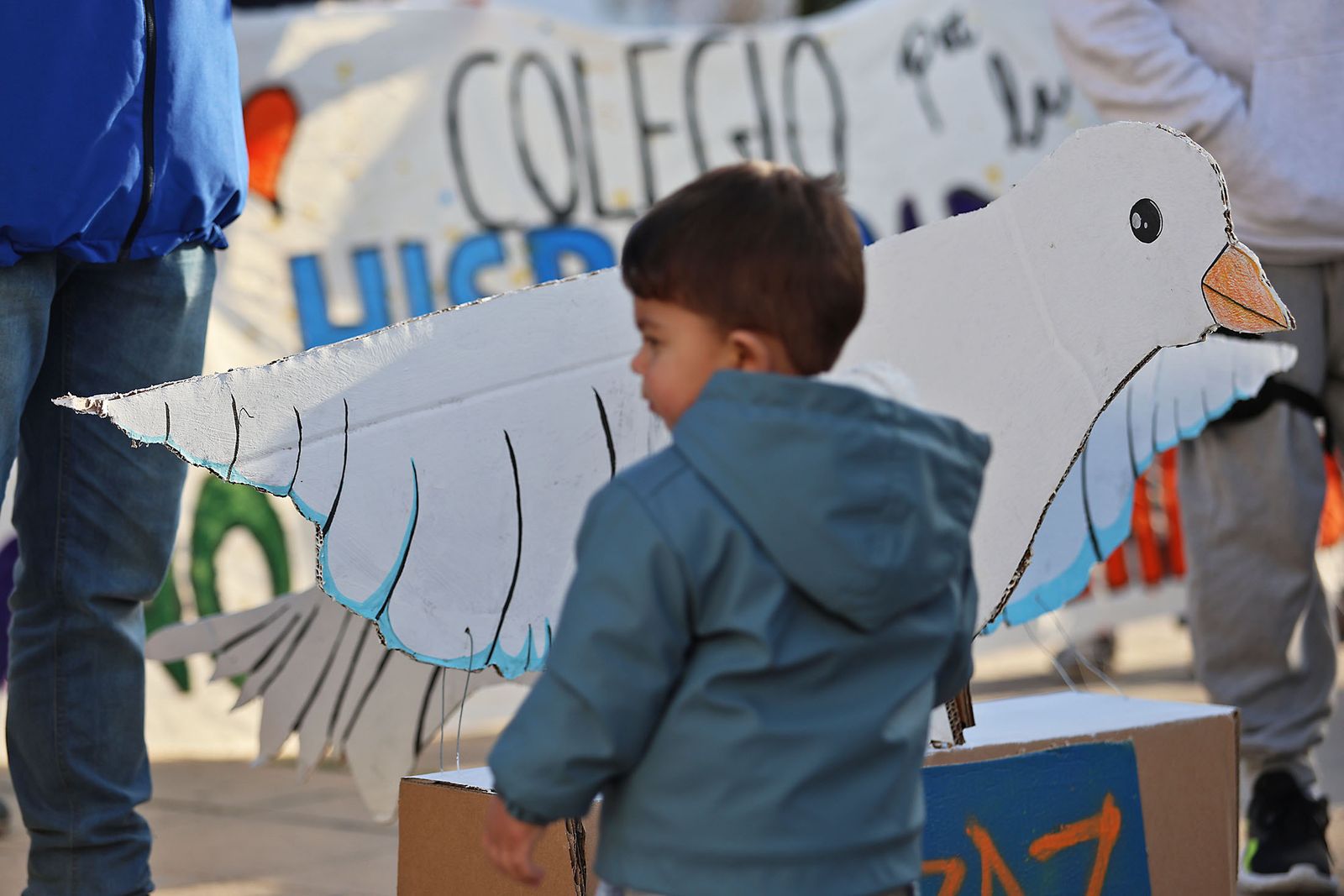 Imágenes del acto del Día a la No Violencia y la Paz del Colegio La Hispanidad