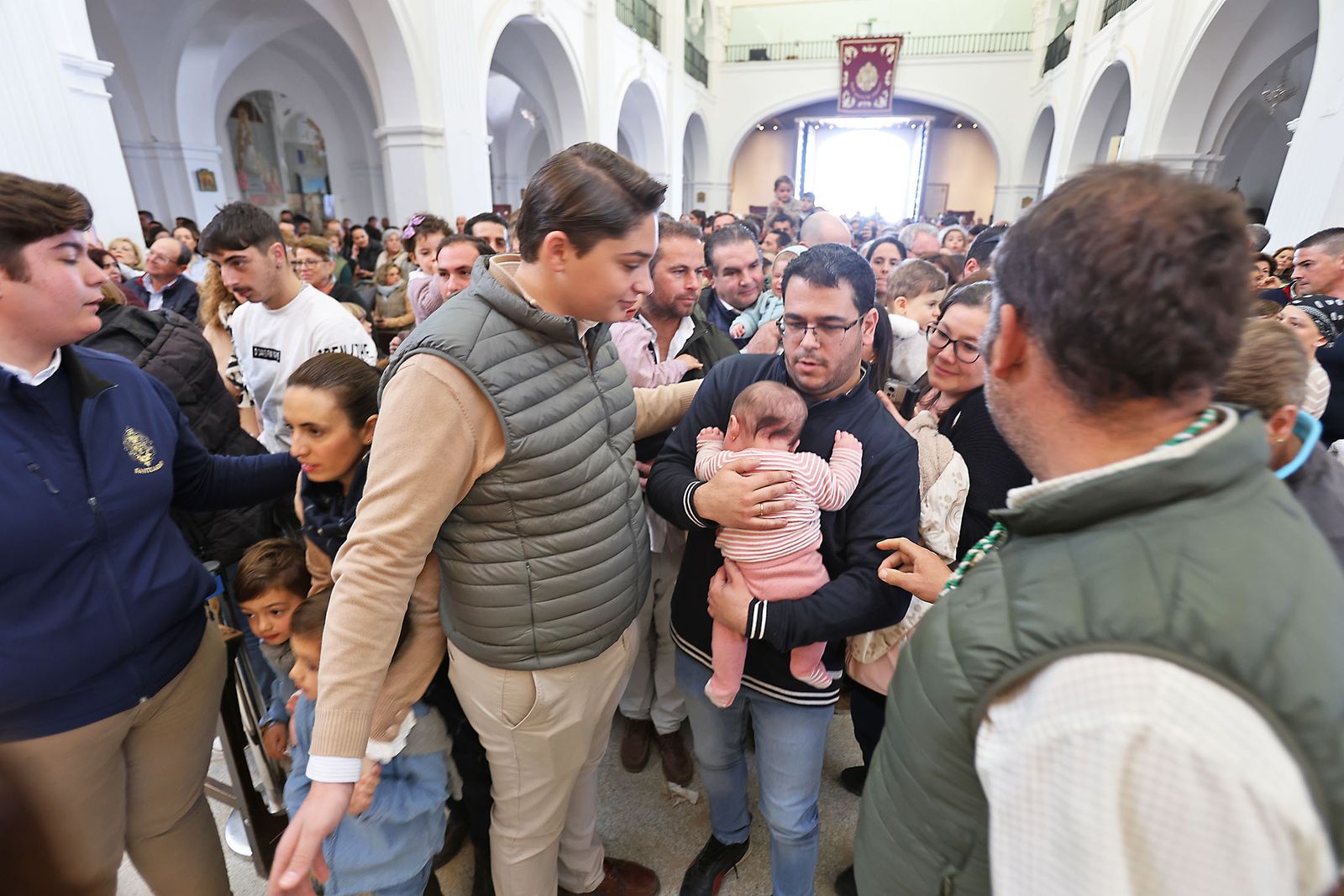 Candelaria 2024: Presentación de los niños ante la VIrgen del Rocío