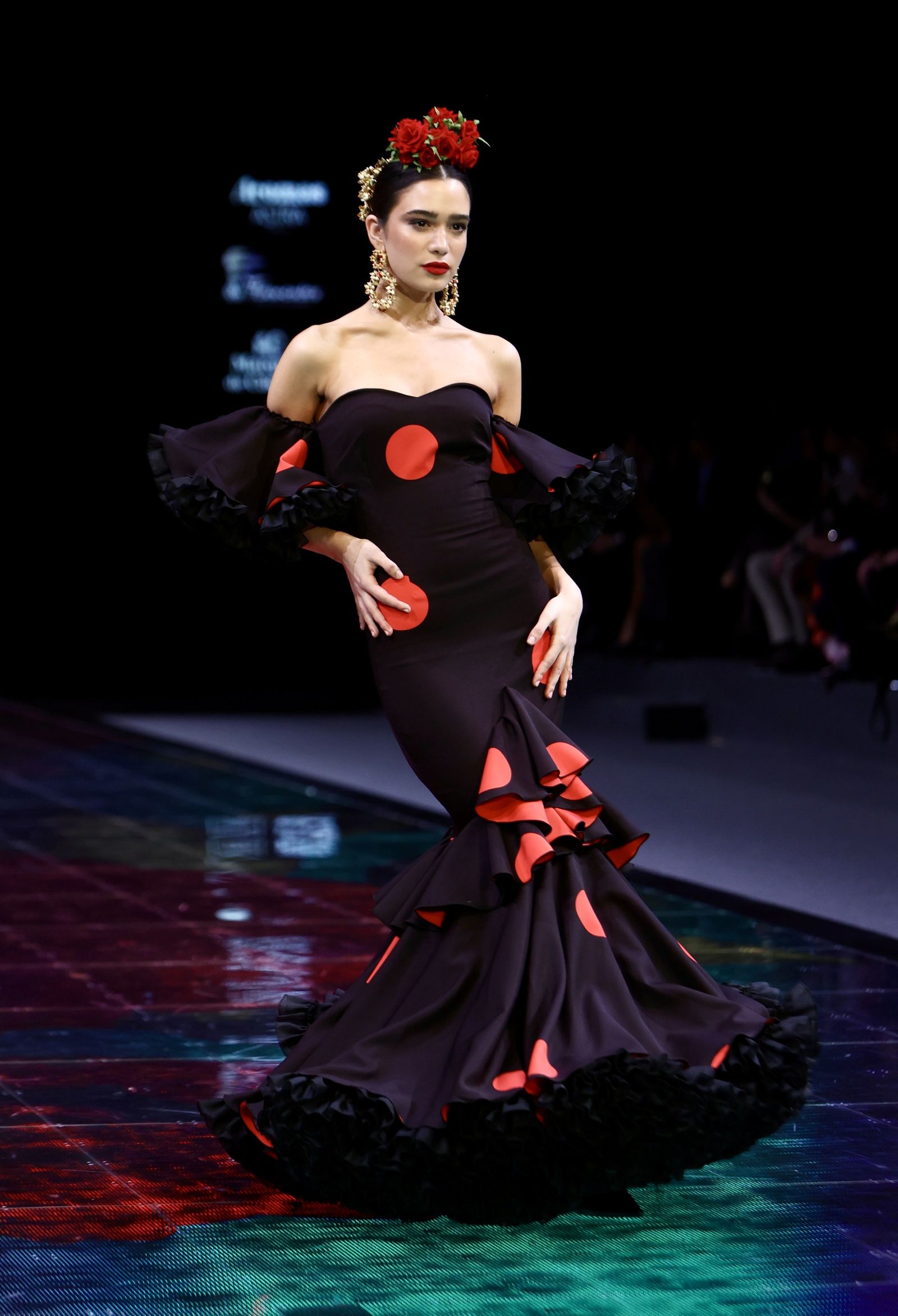 Desfile de Rosa Pedroche en SIMOF, todas las fotos